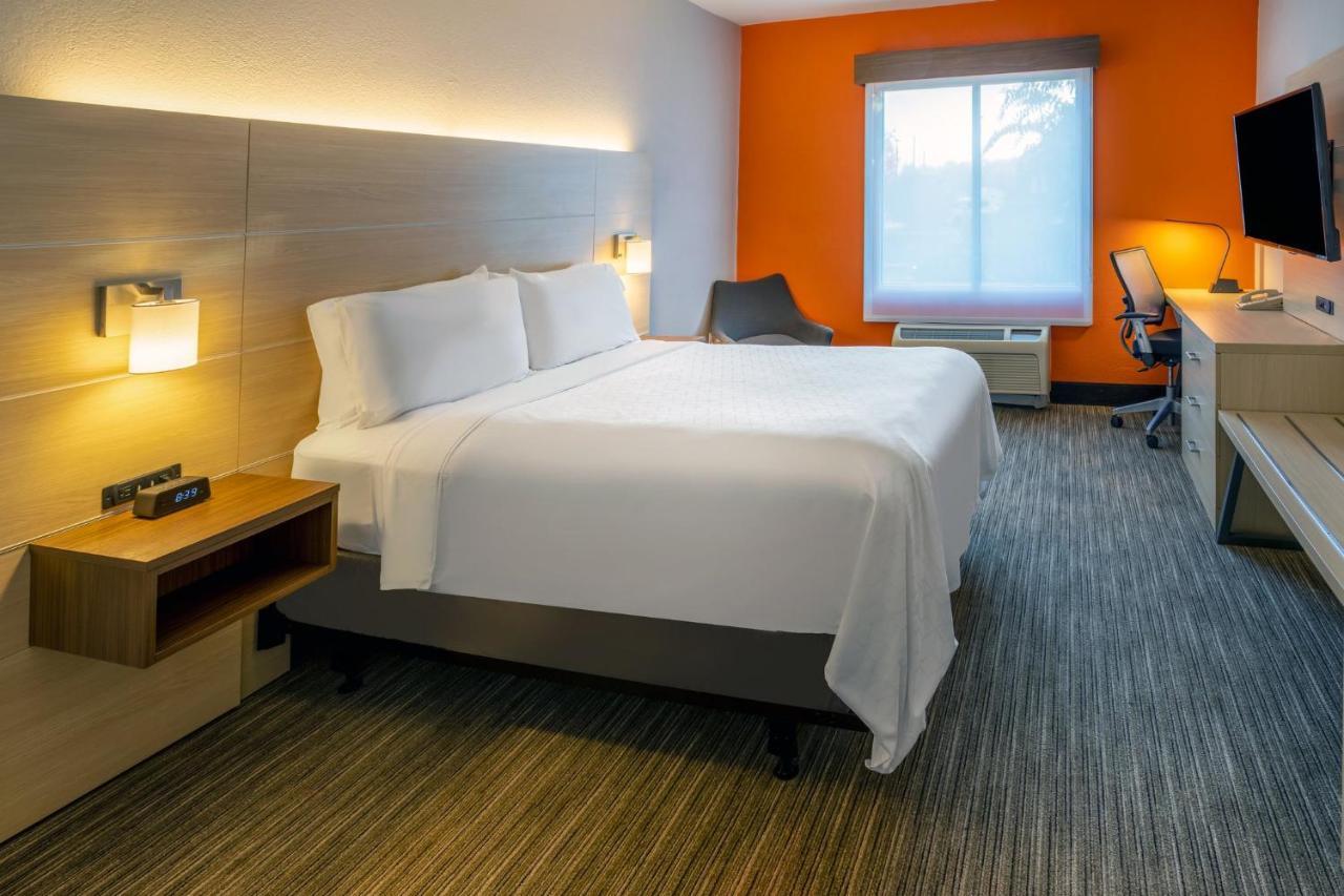 Holiday Inn Express Hotel & Suites Salisbury - Delmar By Ihg Ngoại thất bức ảnh