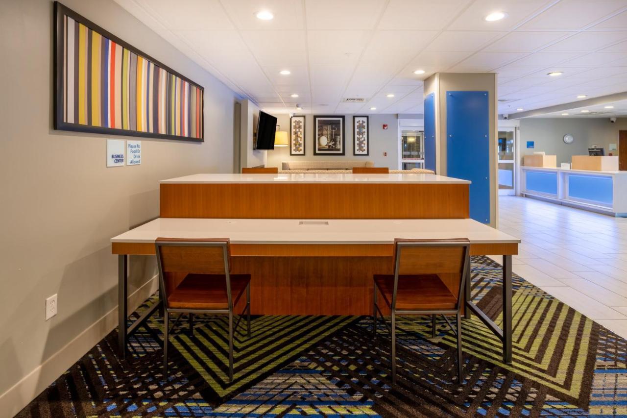 Holiday Inn Express Hotel & Suites Salisbury - Delmar By Ihg Ngoại thất bức ảnh